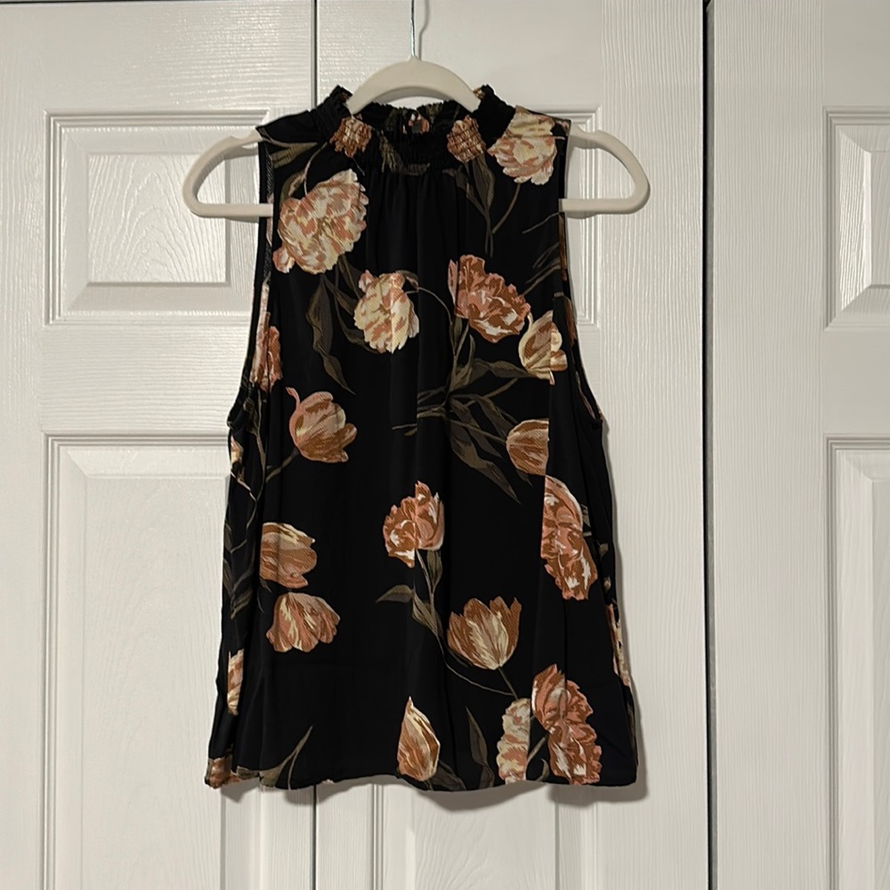 Gorgeous sleeveless turtleneck! A New Day brand, size XXL